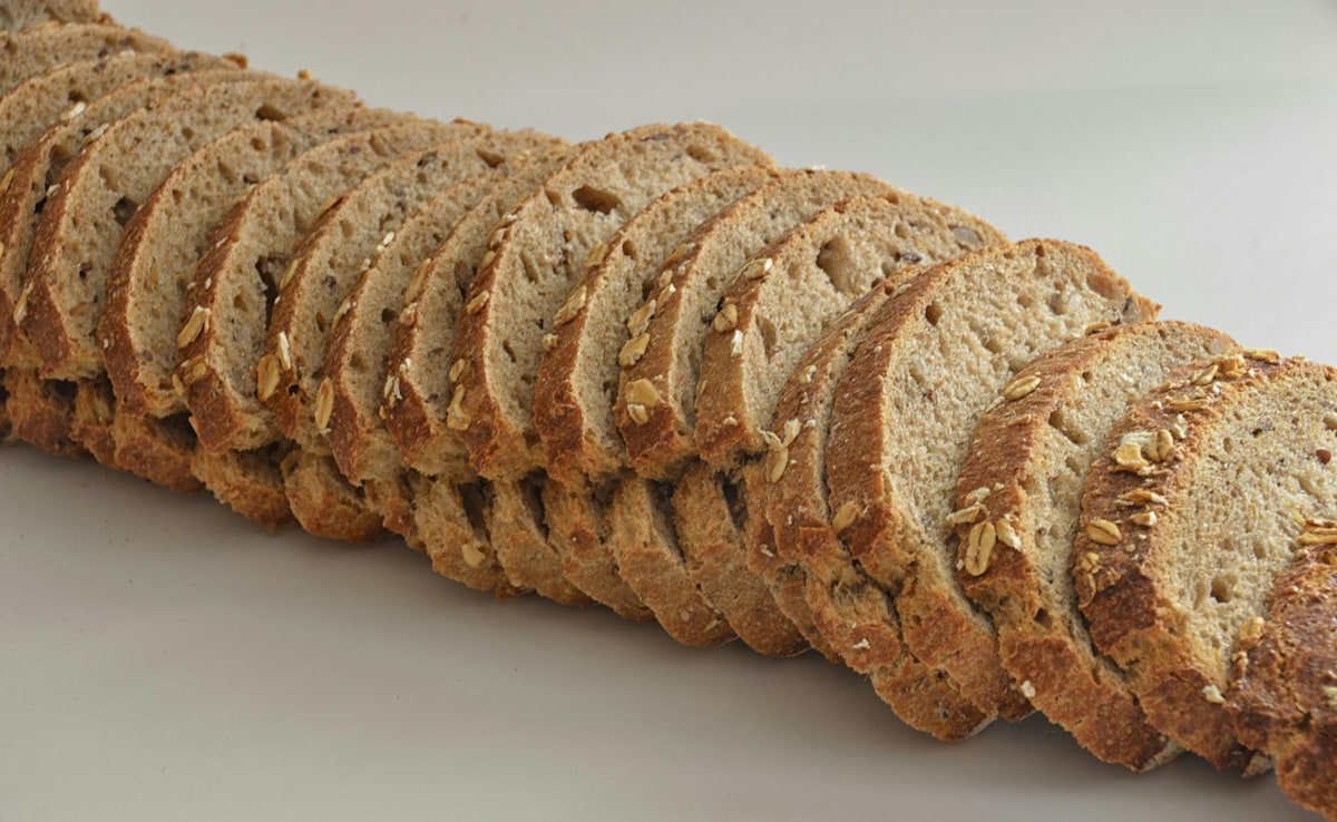 Red Lentil Bread Recipe: अब बाजार से महंगी और अनहेल्दी ब्रेड खरीदने की जरूरत नहीं! घर पर बनाएं हेल्दी मसूर दाल की ब्रेड...