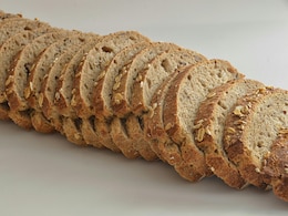 Red Lentil Bread Recipe: अब बाजार से महंगी और अनहेल्दी ब्रेड खरीदने की जरूरत नहीं! घर पर बनाएं हेल्दी मसूर दाल की ब्रेड...