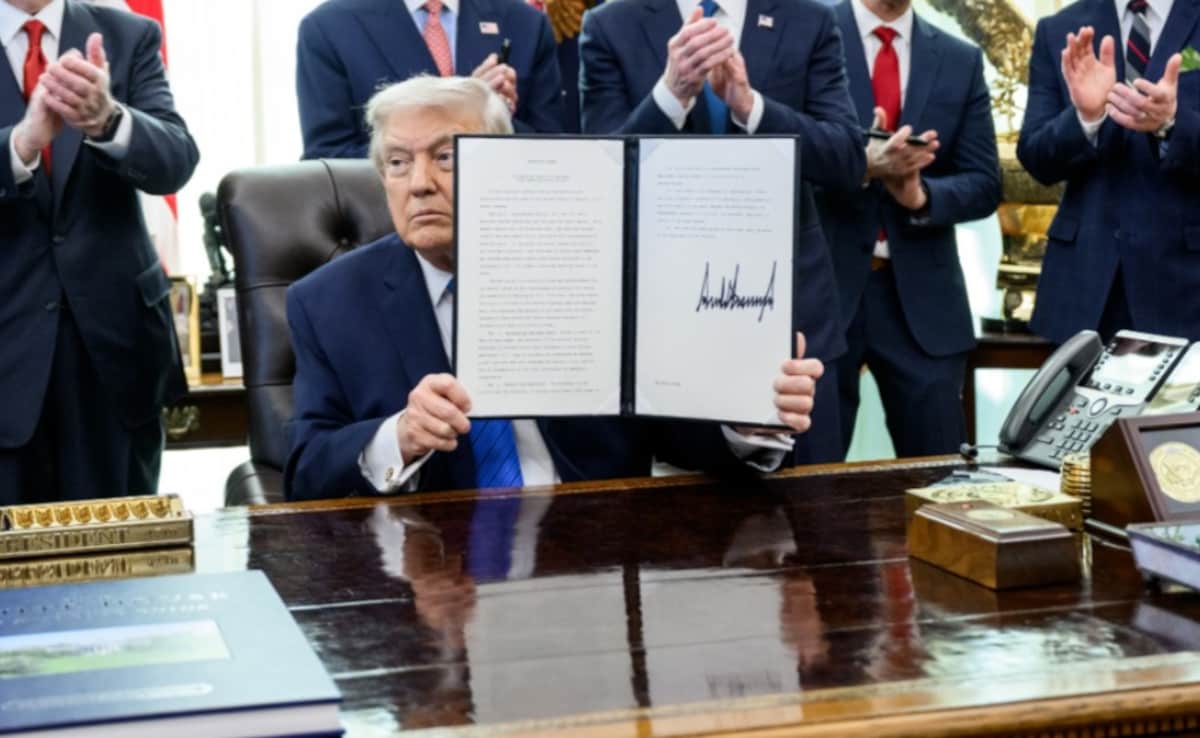 Trump Signature on the Dollar Bill and What It Actually Means for Your Wallet