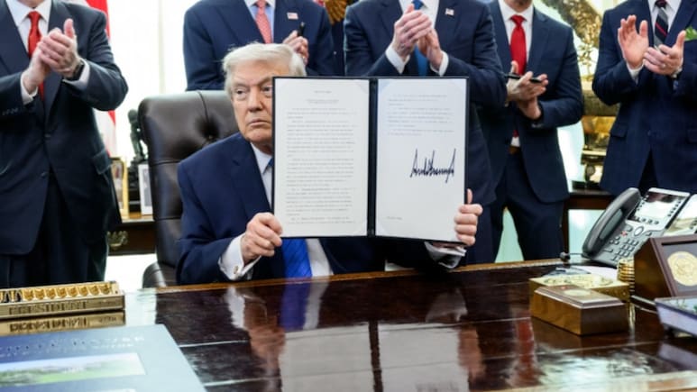 Trump's Signature To Appear On Paper Currency In 1st For Sitting President