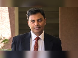 MP के सबसे अमीर IAS मनु श्रीवास्तव कौन हैं? प्रयागराज में 19.50 करोड़ की प्रॉपर्टी, नोएडा में खरीदा महंगा घर