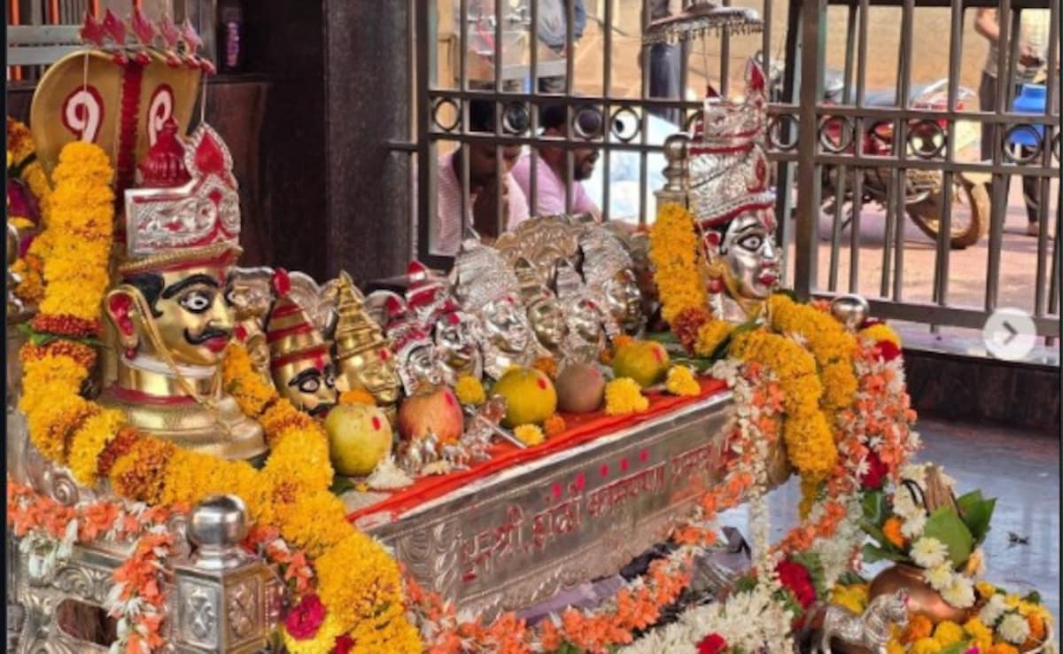 Holi 2026: कर्नाटक के इस मंदिर में रंग नहीं, राख से खेली जाती है होली, पूरे 5 दिन चलता है त्&zwj;योहार, कामदेव और शिव से जुड़ा है इतिहास