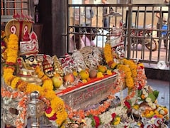 Holi 2026: कर्नाटक के इस मंदिर में रंग नहीं, राख से खेली जाती है होली, पूरे 5 दिन चलता है त्‍योहार, कामदेव और शिव से जुड़ा है इतिहास