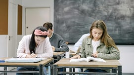 12वीं साइंस के बाद भूल जाओ पुरानी डिग्रियां! ये 5 शॉर्ट टर्म कोर्स कराएंगे सीधी 'पक्की नौकरी'