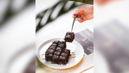 10 मिनट में बनाएं सॉफ्ट और चॉकलेटी बनाना ब्राउनी, बिना ओवन तैयार होगा यह टेस्टी डेजर्ट