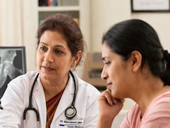 Women's Day: 30 की उम्र के बाद महिलाओं में कमजोर होने लगती हैं हड्डियां, Strong Bones के लिए डॉक्टर मीनाक्षी ने बताए 6 तरीके