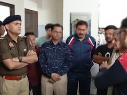 अलीगढ़ में रंग लगाकर होली की बधाई देने पहुंचे लुटेरे, हथियारों की दम पर कपल को बंधक बनाया, लाखों की लूट