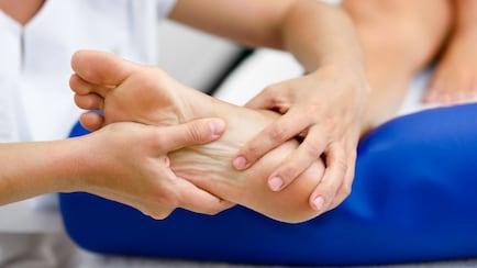 Woman Diagnosed With GBS After Reporting Tingly Toes: What You Should Know