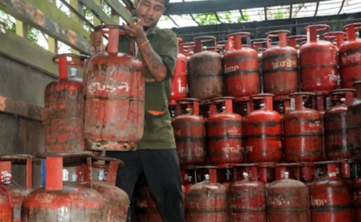 Commercial LPG Prices Hiked By Rs 195.5, No Changes In Domestic Rates