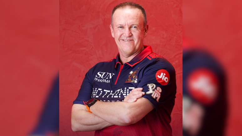 IPL 2026: SRH के खिलाफ किन 11 धुरंधरों के साथ उतरेगी RCB? हेड कोच एंडी फ्लावर ने बताया ये स्टार रहेगा बाहर