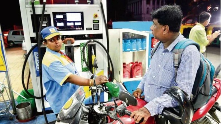 फिलहाल ईरान-इजरायल जंग के बीच नहीं बढ़ेंगे पेट्रोल- डीजल की कीमतें - सूत्र