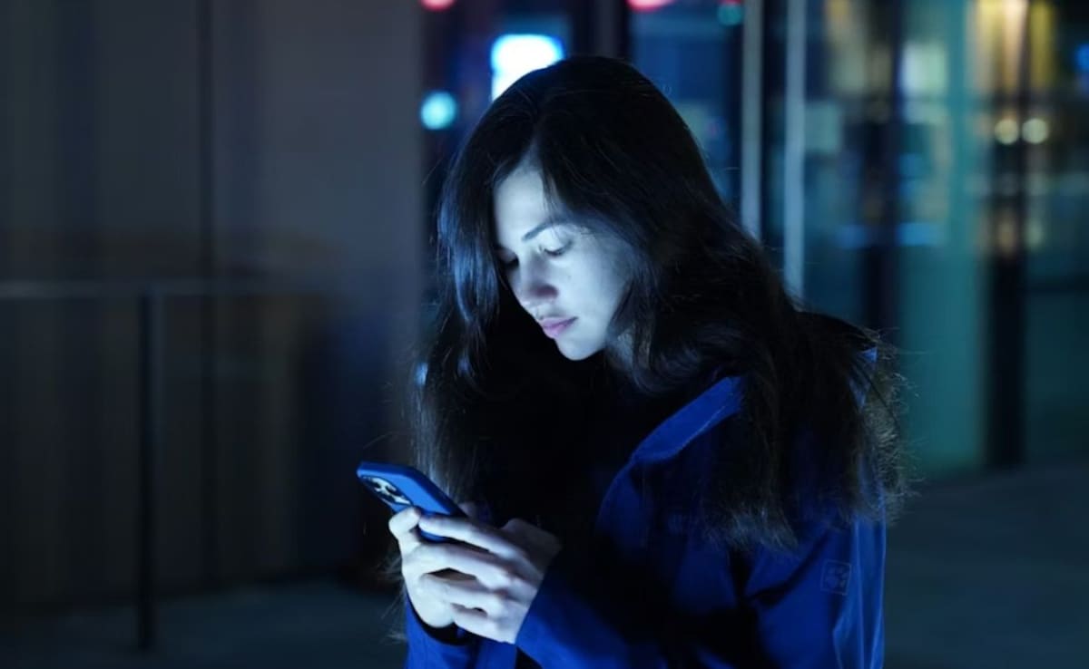 AI से प्यार के चक्कर में लोग धीरे-धीरे 'AI साइकोसिस' का हो रहे हैं शिकार! जानिए क्या है ये