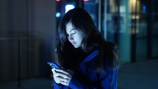 AI से प्यार के चक्कर में लोग धीरे-धीरे 'AI साइकोसिस' का हो रहे हैं शिकार! जानिए क्या है ये