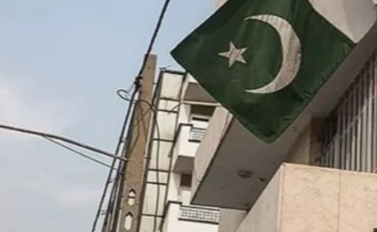 तेहरान में पाकिस्तानी दूतावास के पास धमाके, राजदूत के घर के पास भी हुआ ब्लास्ट