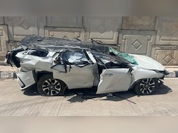 कोटा में दिल्ली-मुंबई एक्सप्रेस-वे पर बड़ा हादसा, फॉर्च्यूनर पलटने से 3 दोस्तों की मौत; पुणे जा रहे थे सभी