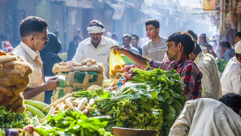 KDMC News: फेरीवाल्यांकडून हप्ता घेऊन लाखोची माया जमविली, KDMC अधिकाऱ्यांवर आरोप, शिंदे गट आक्रमक