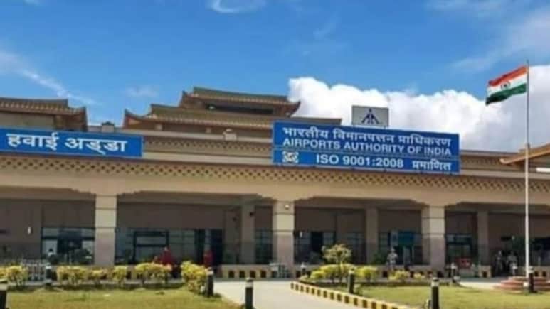 गया एयरपोर्ट पर तीन दिन तक लावारिस पड़े थे दो बैग, खोला तो निकला 10 करोड़ का गांजा, कोई लेने भी नहीं आया