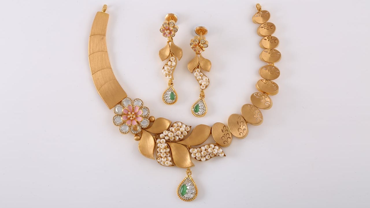 Floral Jewellery That Never Goes Out Of Style