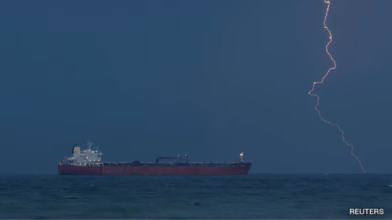 92,000 टन LPG वाले दो और भारतीय जहाजों ने पार किया होर्मुज, दो-ढाई दिन में पहुंचेंगे भारत