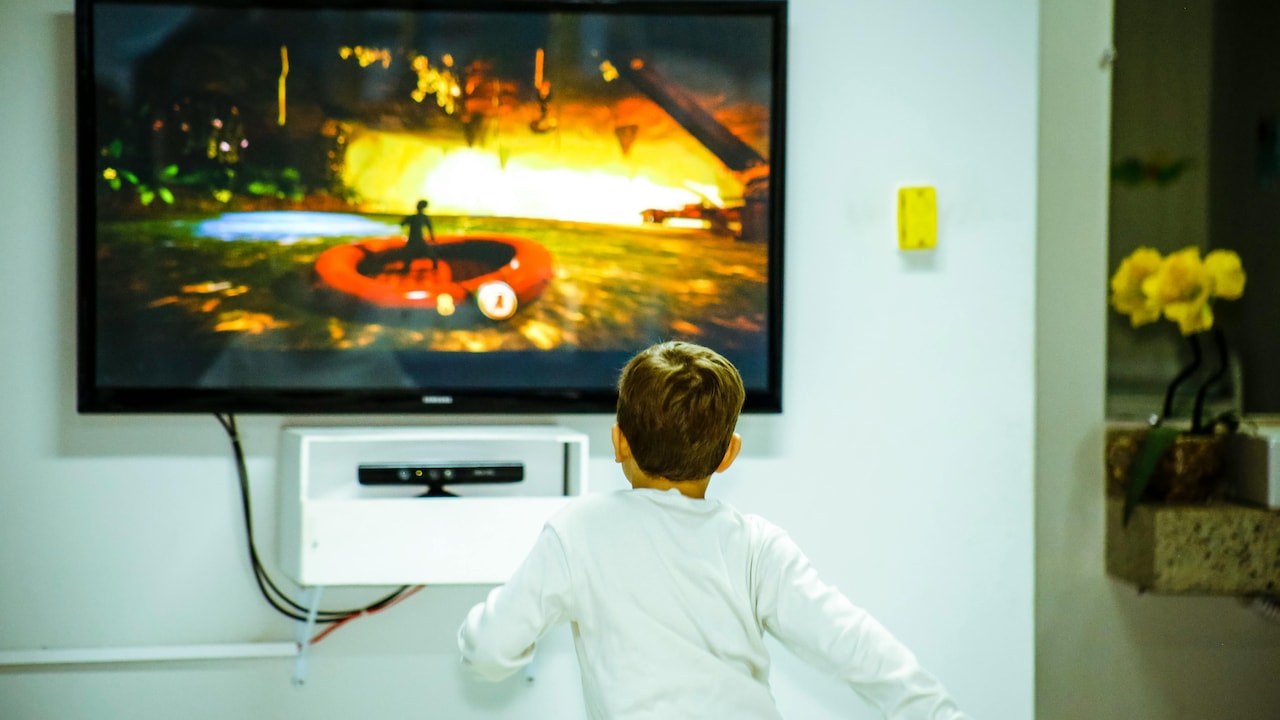 Smart TVs Compared: Which Display Type Works Best In Brightly Lit Rooms?
