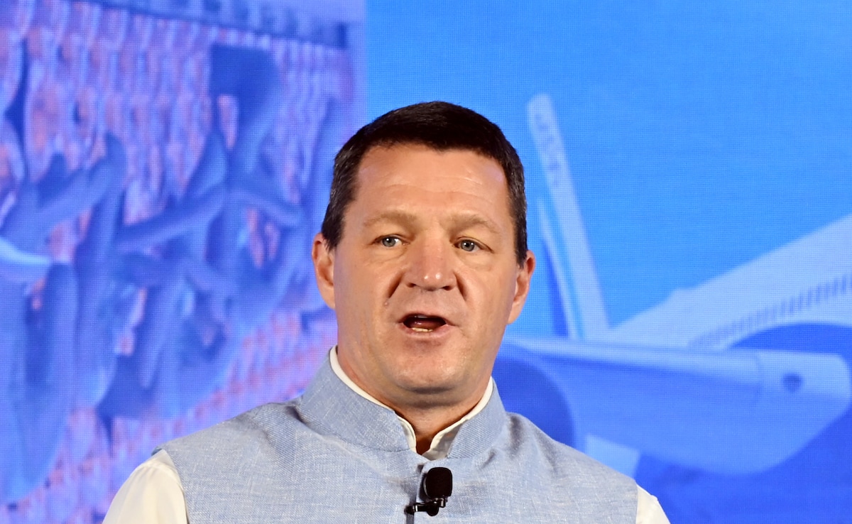 Indigo CEO Resigns : देश की सबसे कामयाब एयरलाइन के CEO को क्यों देना पड़ा इस्तीफा?