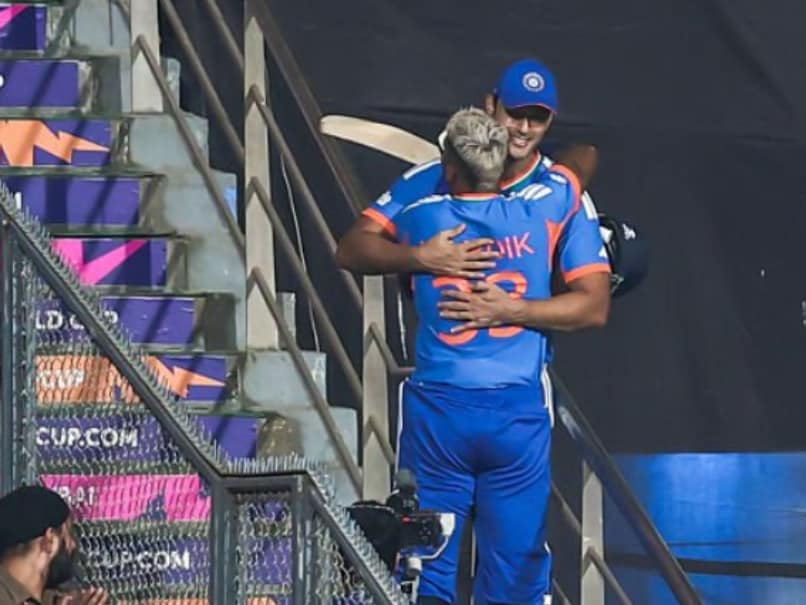 Hardik Pandya, Shivam Dube's "Staircase Hug" Goes Viral Moments After Run-Out Drama vs England