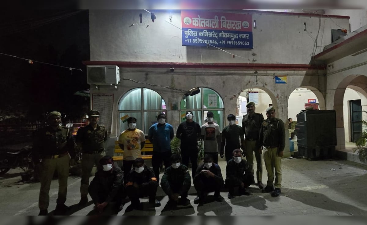 ग्रेटर नोएडा की सोसाइटी में होली पर दे दनादन, गार्ड और स्थानीय लोगों के जमकर मारपीट, वीडियो वायरल