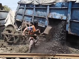 कटनी रेल ट्रैक पर कोयले से भरी मालगाड़ी के पांच डिब्बे उतरे, अप-डाउन ट्रेन हुई प्रभावित, सुधार कार्य जारी