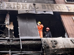 पालम अग्निकांड: इन दो लोगों की जान बचना किसी करिश्मे से कम नहीं, तारों ने बचाई बच्ची की जान, बेटा ICU में पर त्रासदी से अनजान