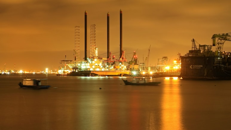 Iran War Overhang, US PMI, Crude Inventories, And Jobless Claims &mdash; The Week Ahead