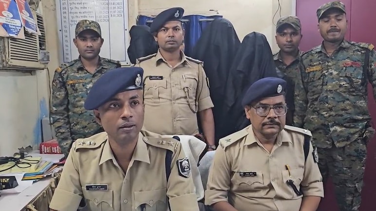 दिन में बेचते थे फल... रात को करते थे बाइक चोरी, बिहार में गिरोह का सरगना समेत 3 गिरफ्तार