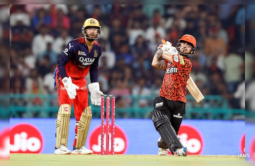 IPL 2026, RCB vs SRH Fans Commentary Live: RCB ने चुनी पहले गेंदबाजी, आप कमेंट कीजिए, संदेश भेजिए