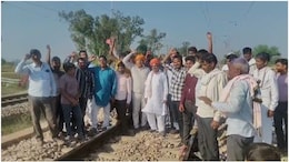 Rajasthan: 'दिल्ली-मुंबई रेलवे ट्रैक जाम कर देंगे...', आरक्षण की मांग कर रहे सैनी-कुशवाहा समाज ने सरकार को दिया अल्टीमेटम