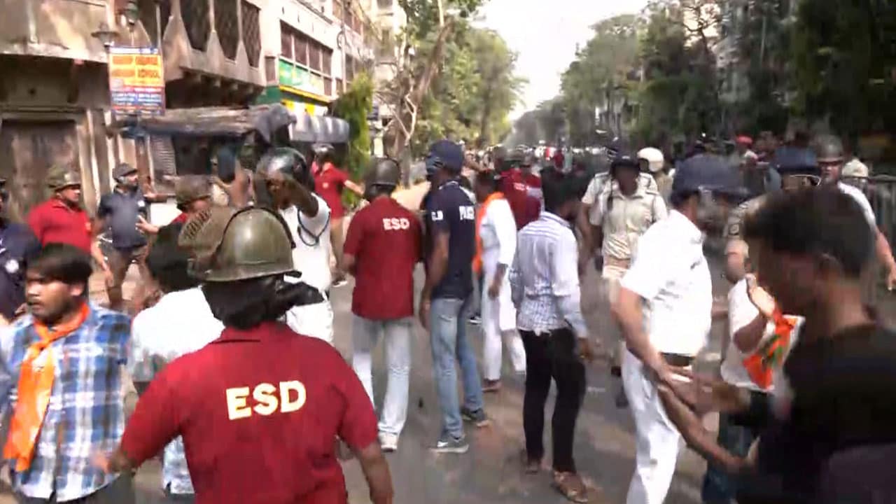 Clashes Break Out Between BJP And TMC Supporters Ahead Of PM Modi's Kolkata Rally
