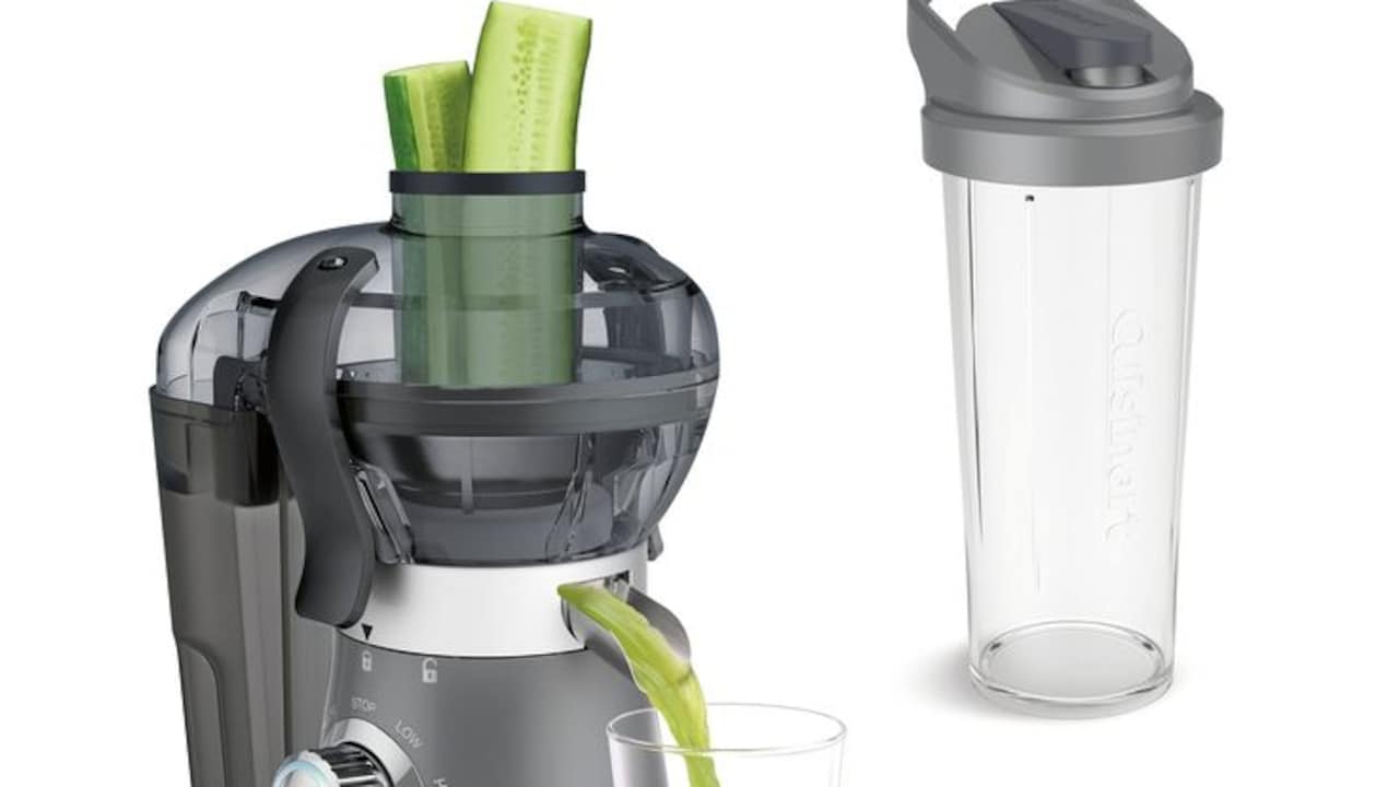 Manual Juicers Vs Electric Juicers: Which One Preserves More Nutrients?