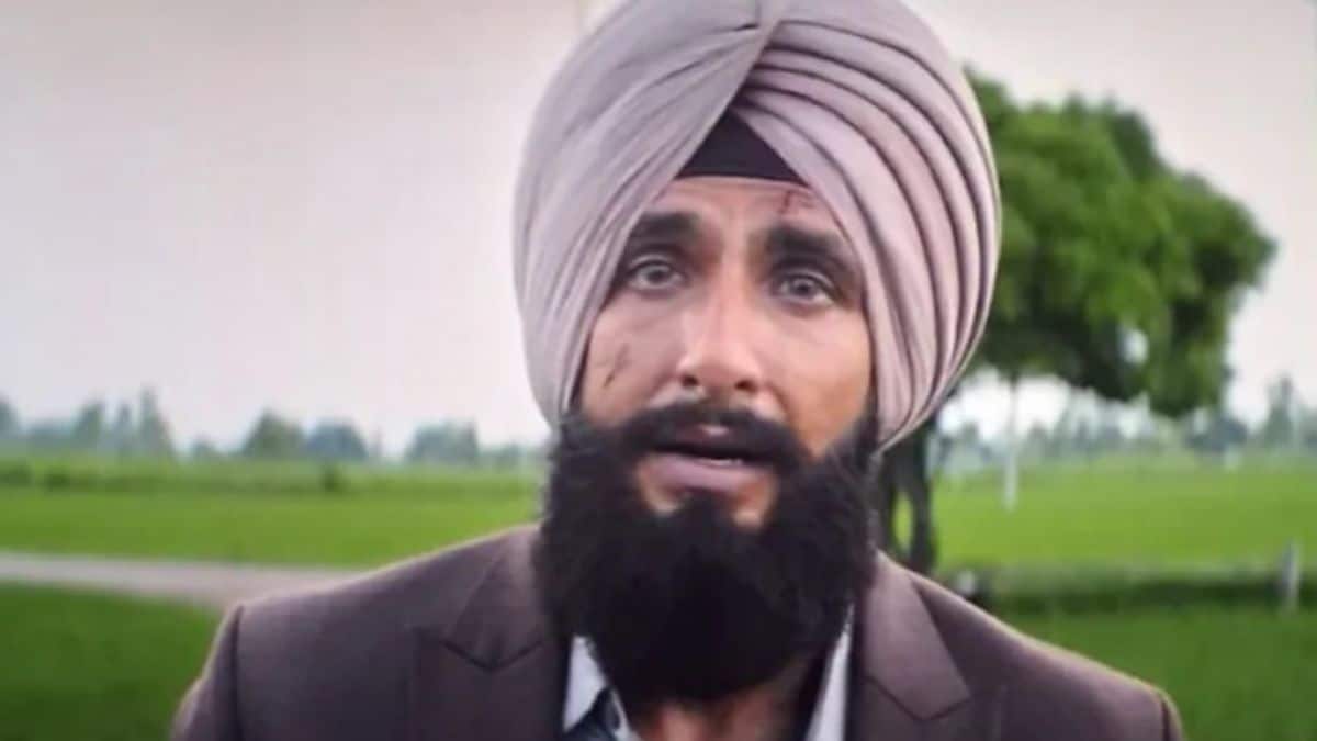 On Dhurandhar 2 Fake Poster Of Turbaned Ranveer Smoking, Aditya Dhar's Threat