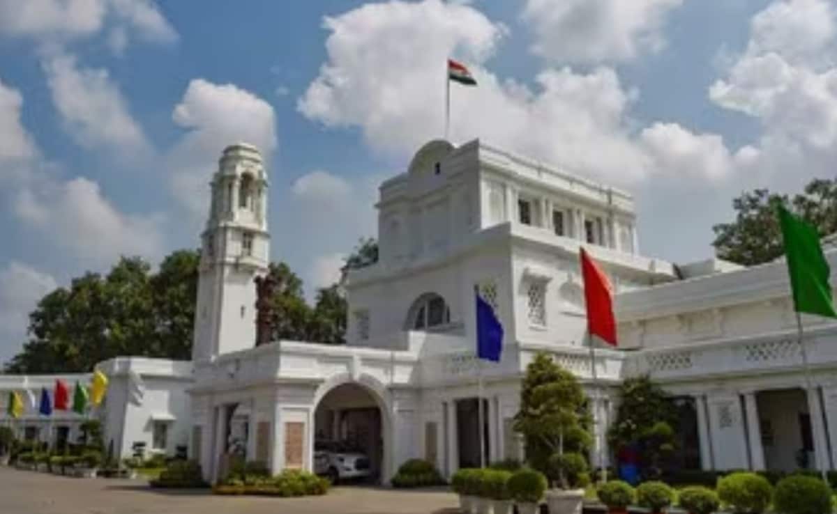 Delhi Budget Session 2026 LIVE: दिल्ली विधानसभा को बम से उड़ाने की धमकी, कार्यवाही टली, आज पेश होना है बजट