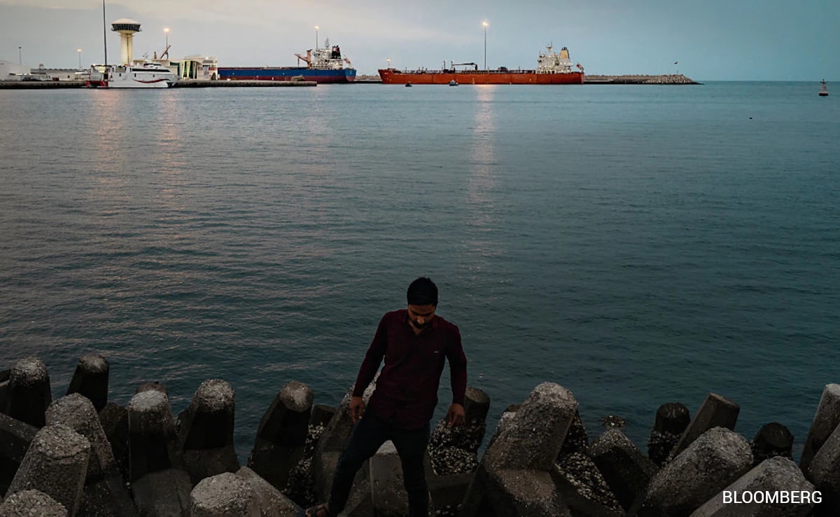 भारत आ रहे तेल से लदे दो और जहाज, होर्मुज को सुरक्षित किया पार-सूत्र