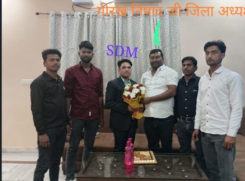 नेताओं के साथ आरोपी फर्जी आईएएस. नेताओं के साथ आरोपी फर्जी आईएएस.