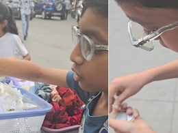 मां के जन्मदिन पर झुमके खरीदने पहुंचा छोटा बच्चा, सिक्के गिनते देख दुकानदार हुई भावुक, Video जीत लेगा दिल