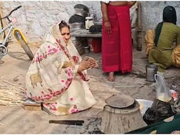 Rajasthan: जमीन पर बैठकर आटा गूंथा, चूल्हे पर सेंकी रोटी; नेता प्रतिपक्ष टीकाराम जूली की पत्नी का 'देसी' अंदाज वायरल