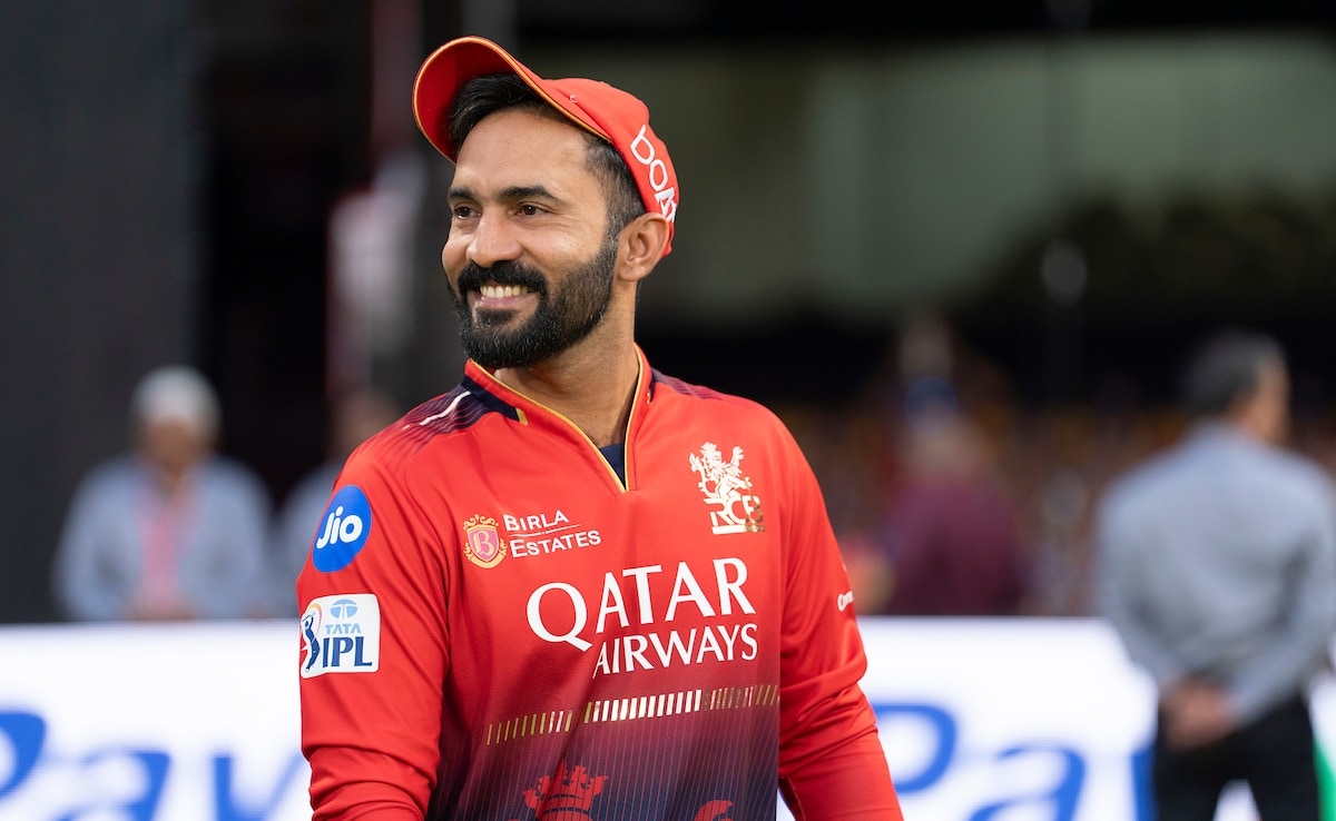 "Shame": RCB Star Trolls Dinesh Karthik For Social Media Post, Coach Then Makes Amends