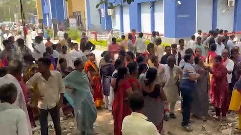 Eight Women Killed In Stampede At Temple In Bihar