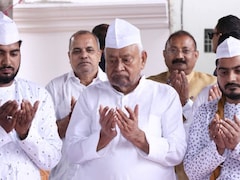 मेल-मुलाकात और ईद की मुबारकबाद.. बिहार के सीएम नीतीश कुमार और उनके बेटे की तस्वीरें