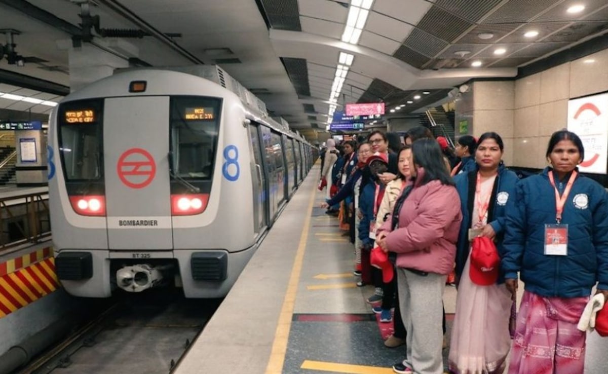 दिल्ली मेट्रो में लगेगा 5000 रुपये तक जुर्माना, फर्श पर बैठने से लेकर कोच में घुसने तक होगा सख्त एक्शन