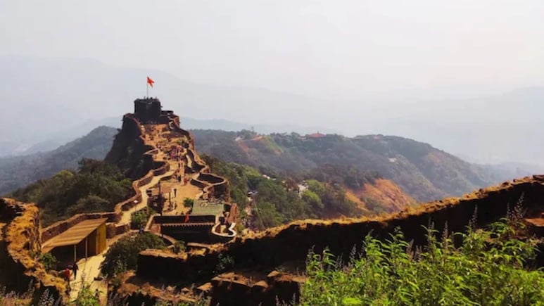 Shivneri Fort QR Code: शिवप्रेमींसाठी मोठी बातमी! छत्रपतींचा शिवनेरी किल्ला बोलणार; QR कोड स्कॅन करताच इतिहास