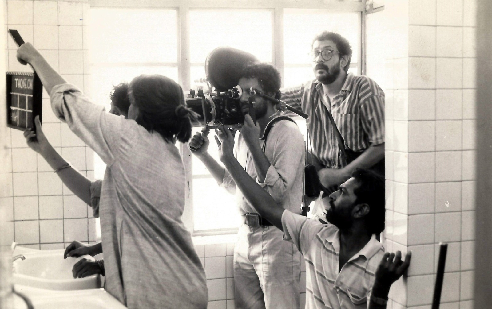 शाहरुख खान-मनोज बाजपेयी की वो 'गुमनाम' फिल्म, 38 साल बाद थिएटर में हुई रिलीज, SRK थे जूनियर आर्टिस्ट