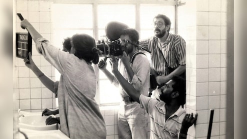 शाहरुख खान-मनोज बाजपेयी की वो 'गुमनाम' फिल्म, 38 साल बाद थिएटर में हुई रिलीज, SRK थे जूनियर आर्टिस्ट, एक्ट्रेस को कहा था- मैम