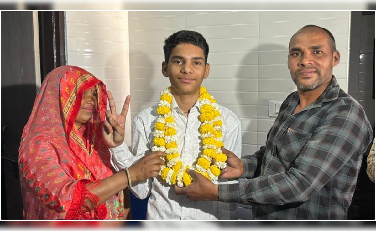 Sonu Mehra Success Story: राजस्थान 12वीं बोर्ड का टॉपर 2 साल पहले भी कर चुका है कमाल, अब 99.80% लाकर तोड़ा अपना ही रिकॉर्ड