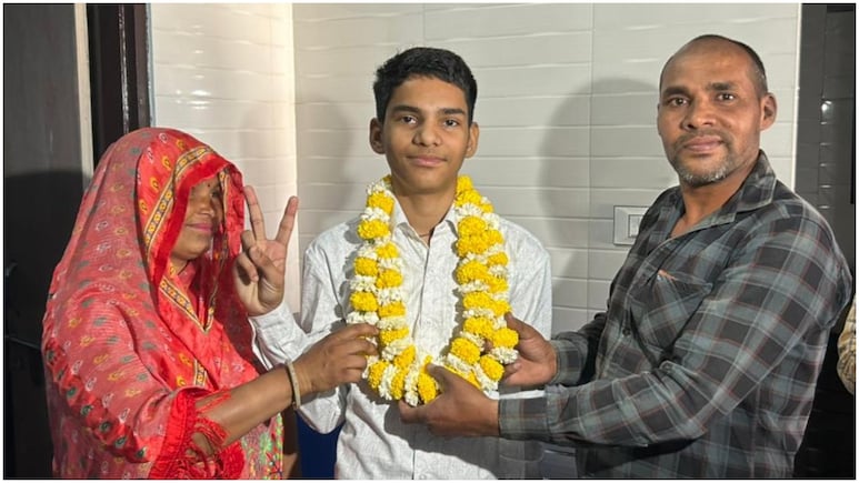 Sonu Mehra Success Story: राजस्थान 12वीं बोर्ड का टॉपर 2 साल पहले भी कर चुका है कमाल, अब 99.80% लाकर तोड़ा अपना ही रिकॉर्ड